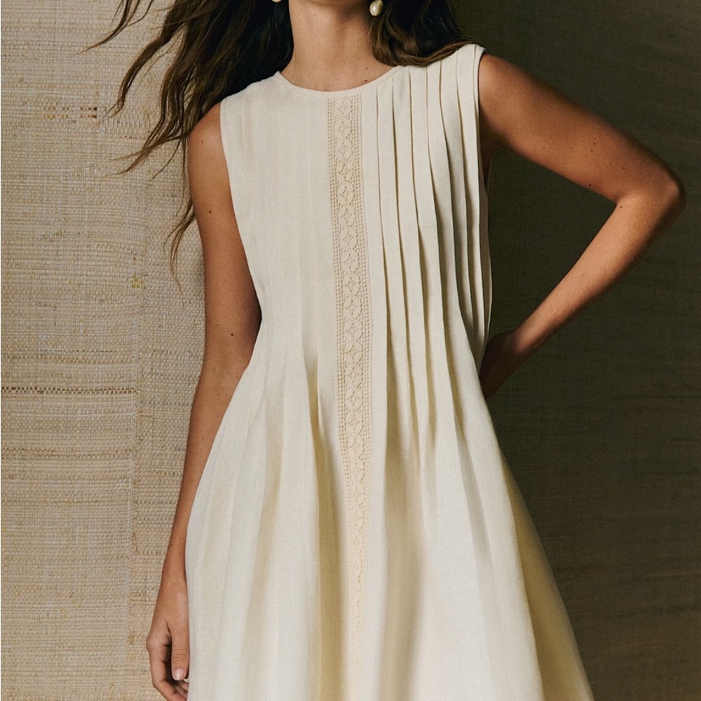 Sezane NWT Elegant Cream Sleeveless Pleated Dress